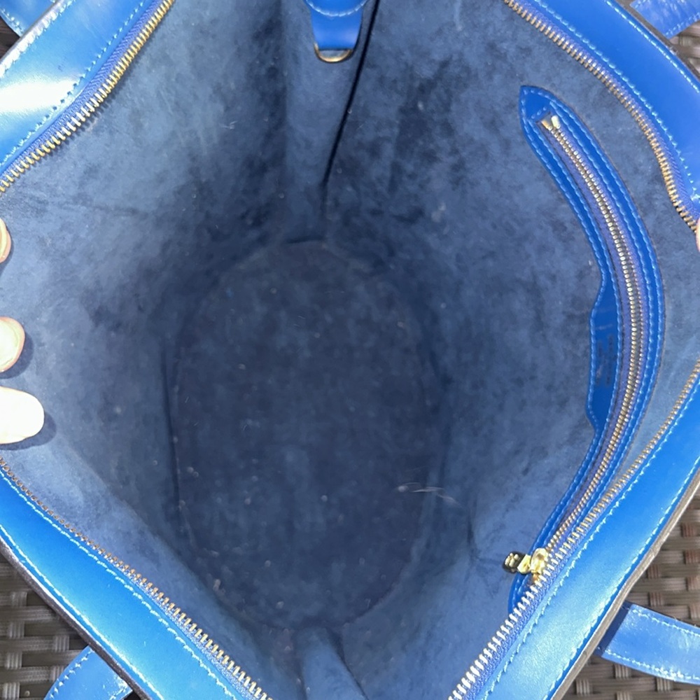 Louis Vuitton Purse - 100% Authentic - Picture 2 of 5